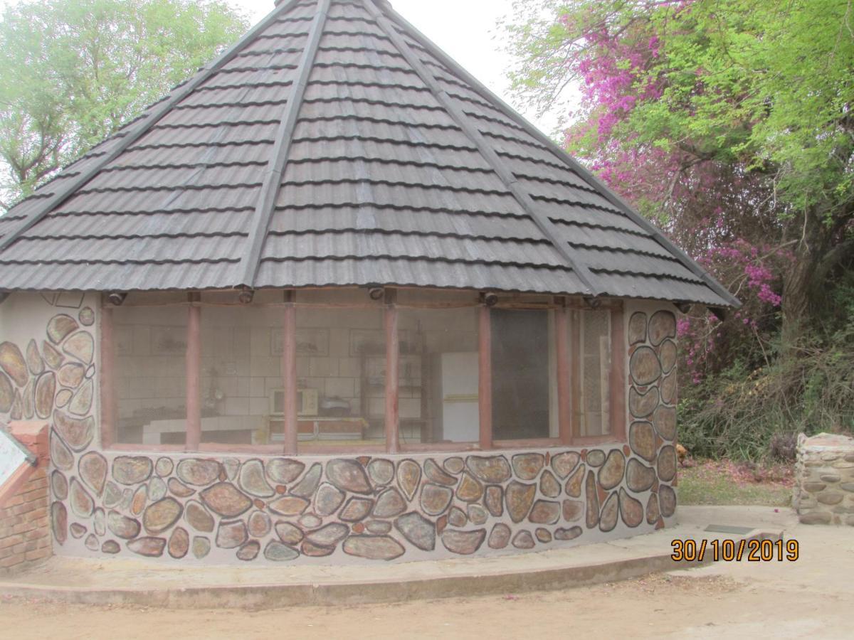 הודספרויט Amanzimlotzi Riverside Bush Camp מראה חיצוני תמונה