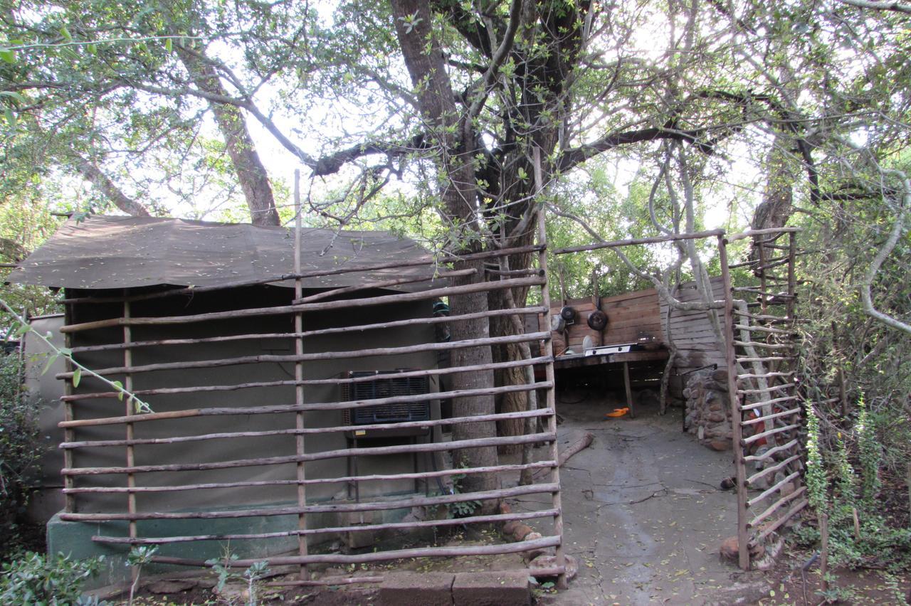 הודספרויט Amanzimlotzi Riverside Bush Camp מראה חיצוני תמונה