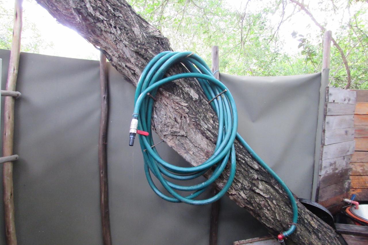 הודספרויט Amanzimlotzi Riverside Bush Camp מראה חיצוני תמונה