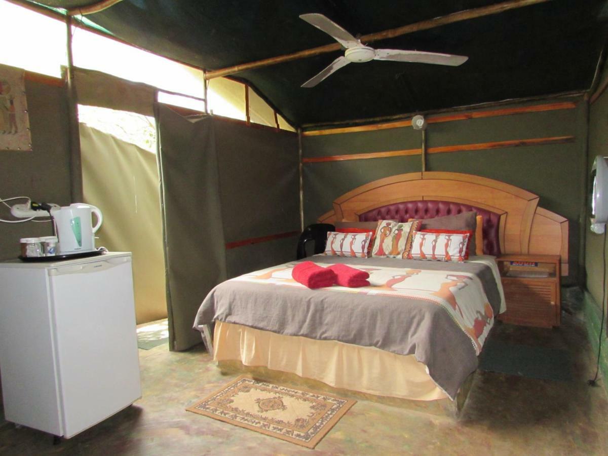 הודספרויט Amanzimlotzi Riverside Bush Camp מראה חיצוני תמונה