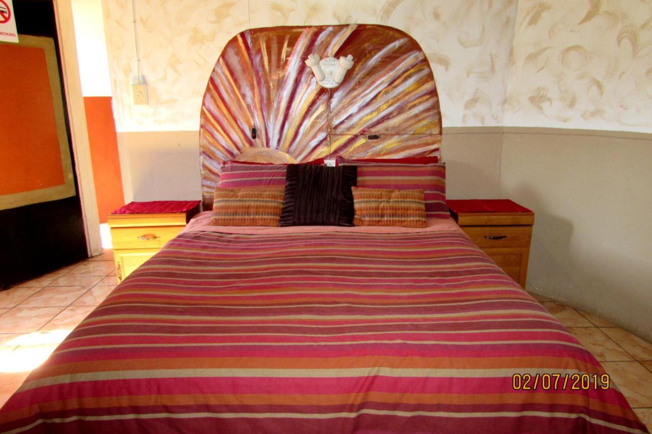 הודספרויט Amanzimlotzi Riverside Bush Camp מראה חיצוני תמונה